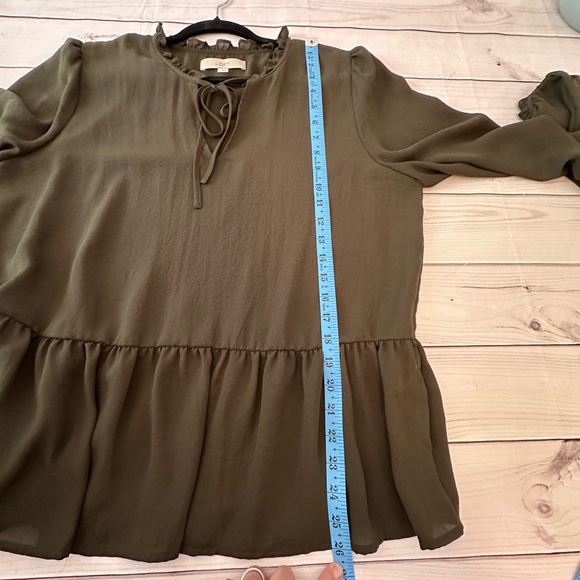 Loft Olive Green Blouse Size Large
Lined Lightweight Office Church Career Dress - Picture 7 of 7